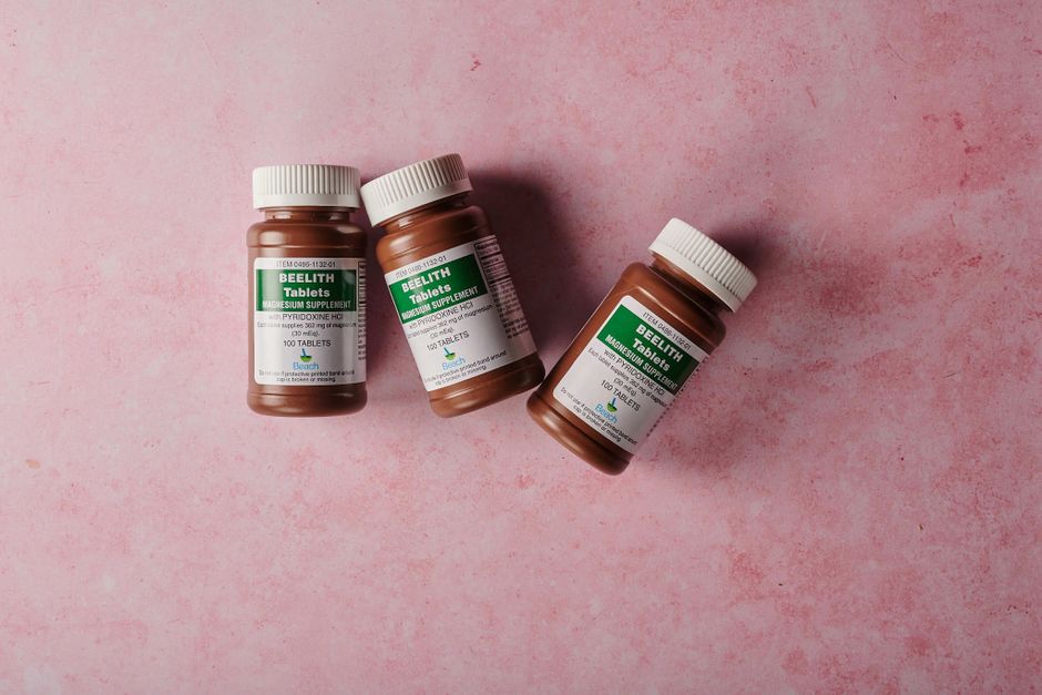 magnesium supplement pills on table
