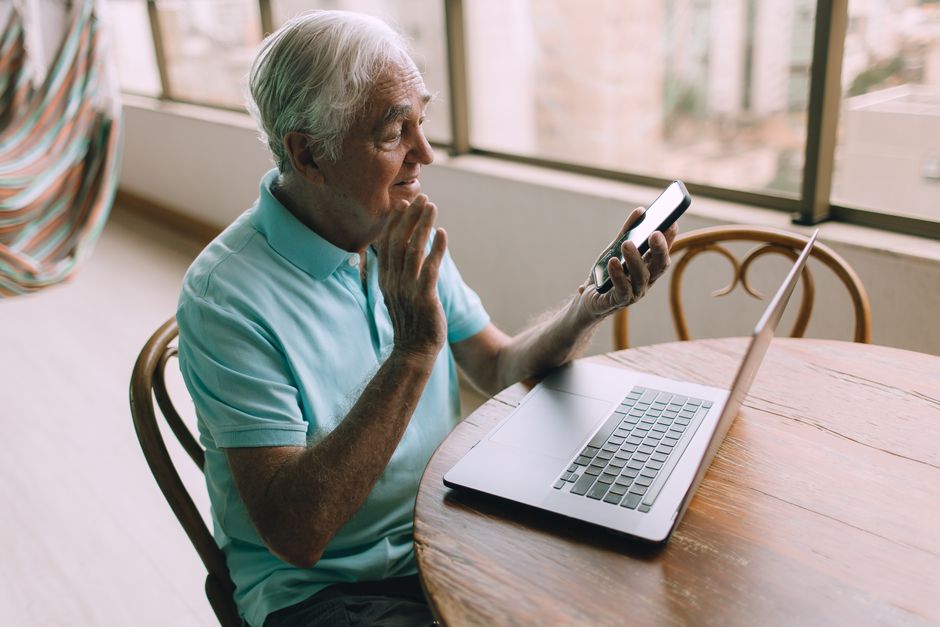 senior using smartphone kakaotalk