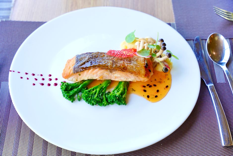 salmon broccoli healthy food plate
