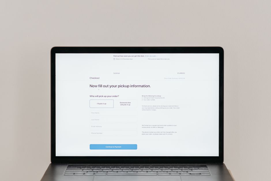 laptop online payment screen