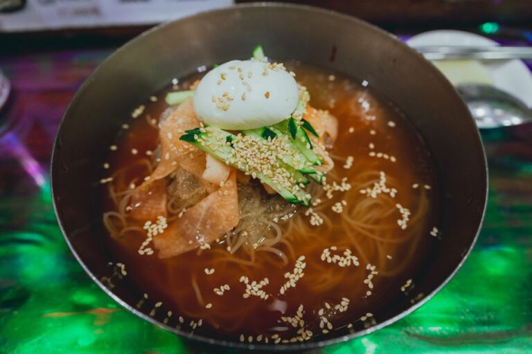 여름 냉면·수박, 시니어가 건강하게 즐기는 법