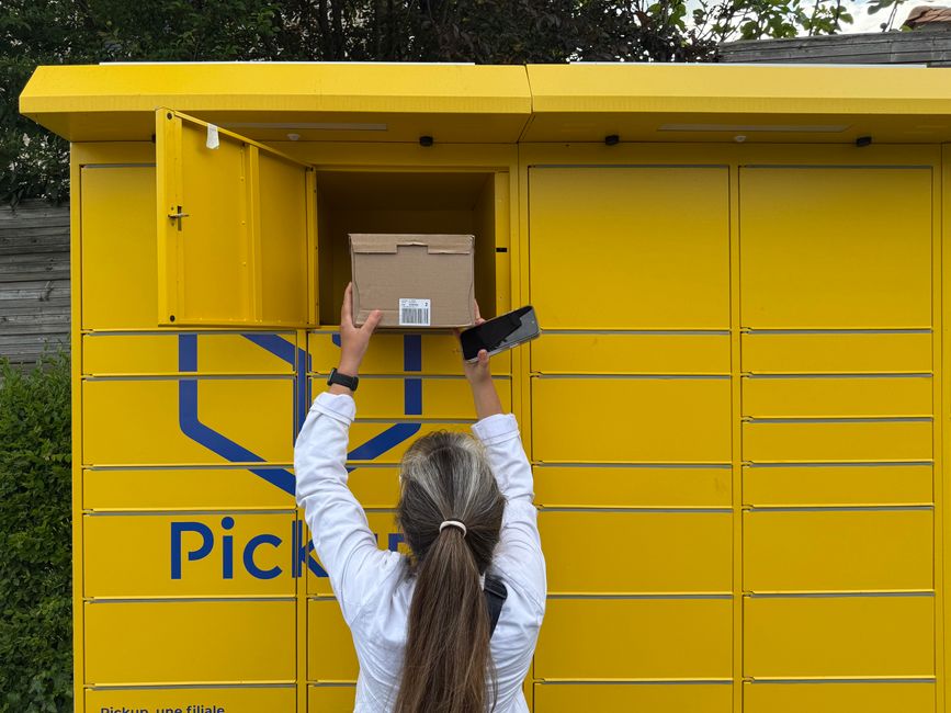 parcel locker delivery box