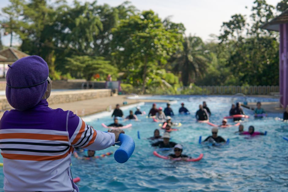 water aerobics elderly exercise pool