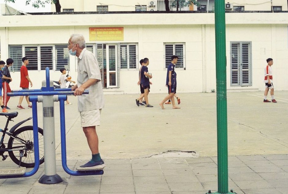 senior group exercise park korea