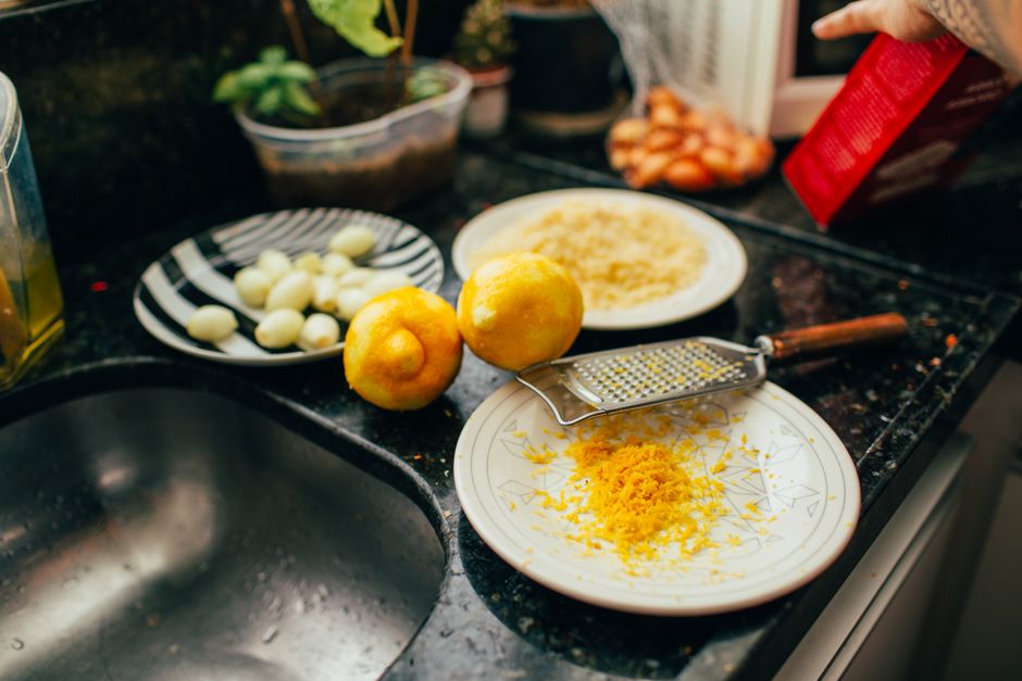 baking soda and lemon for cleaning
