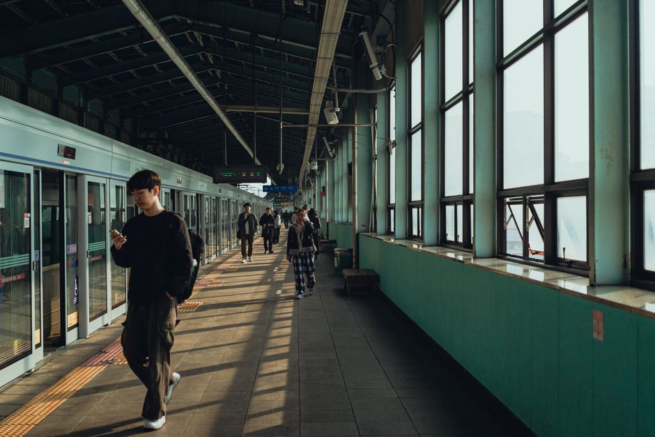 korean family travel holiday train
