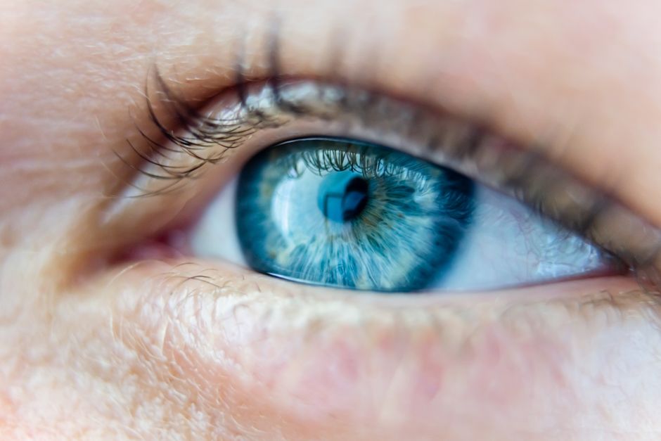 cataract eye vision blur
