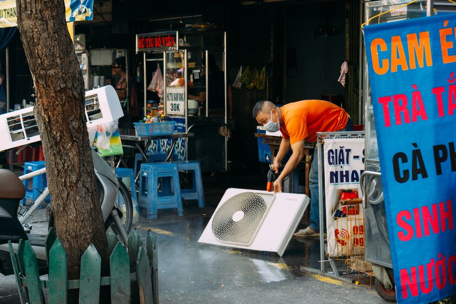 cleaning air conditioner filter maintenance