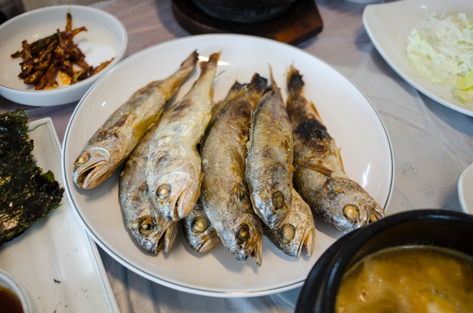 balanced korean meal vegetables fish