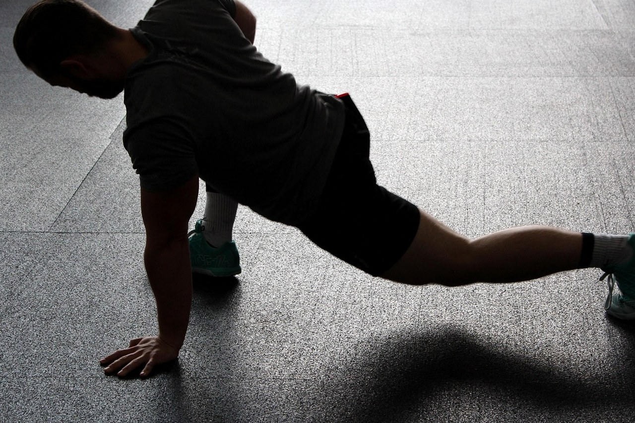 warm up stretching before swimming