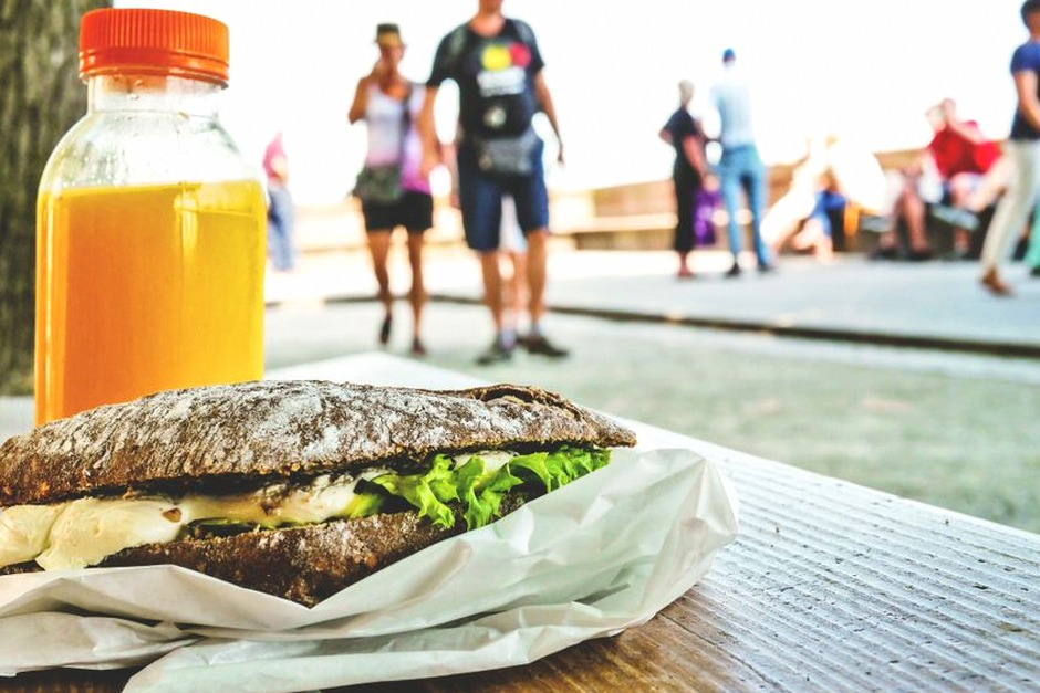 healthy light meal for travel