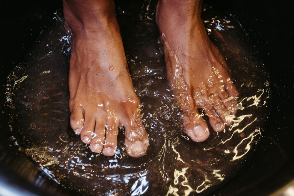 foot bath warm water senior