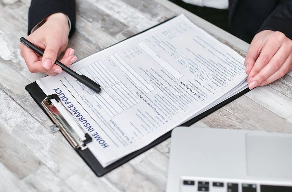 car insurance policy paperwork