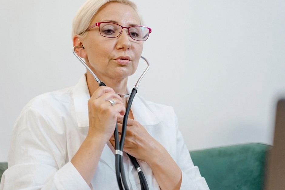 senior woman doctor consultation clinic