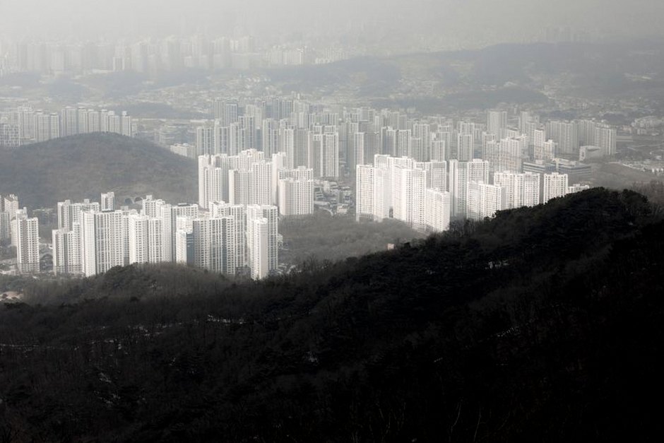 apartment building seoul skyline