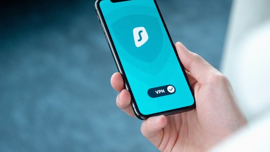smartphone security app installation