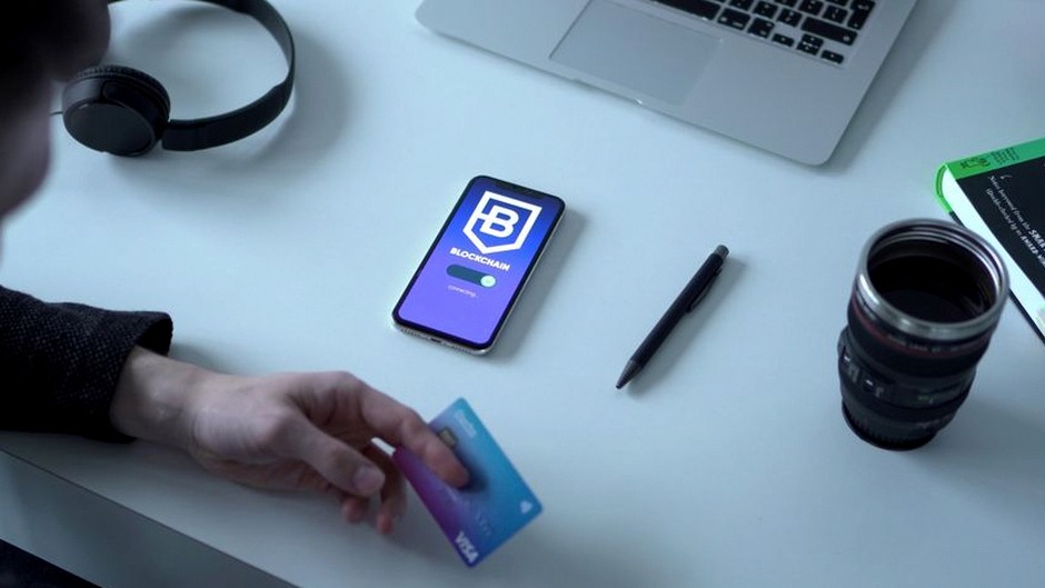 bank transfer smartphone app