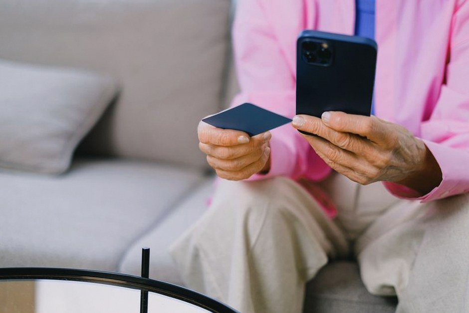 elderly person smartphone security app