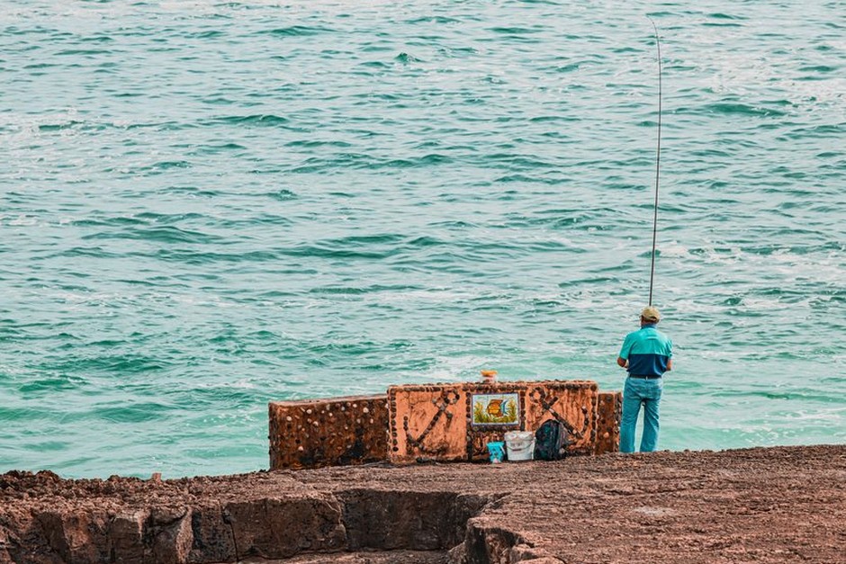 rocky coastline fishing spot warning