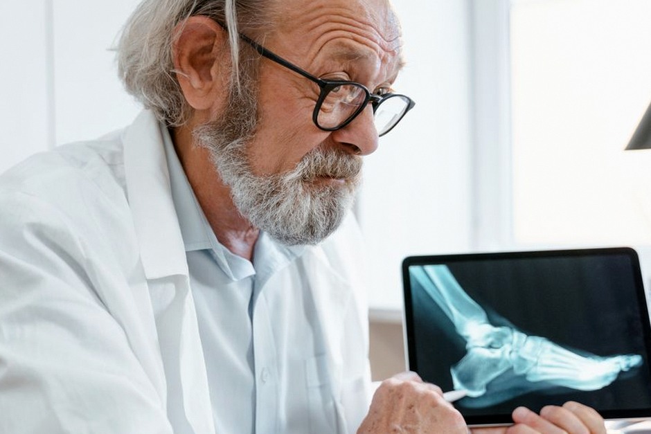 neurologist consultation elderly patient