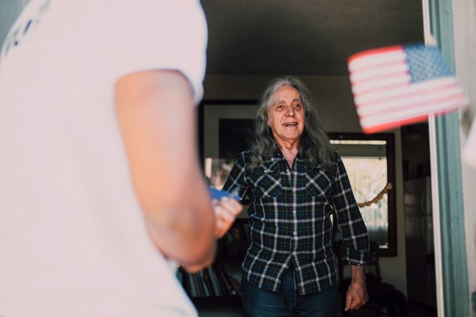 senior community volunteer group meeting