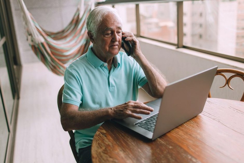 senior citizen phone call community center