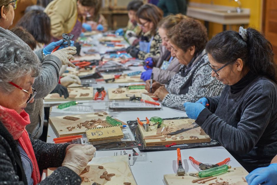 senior community center craft class