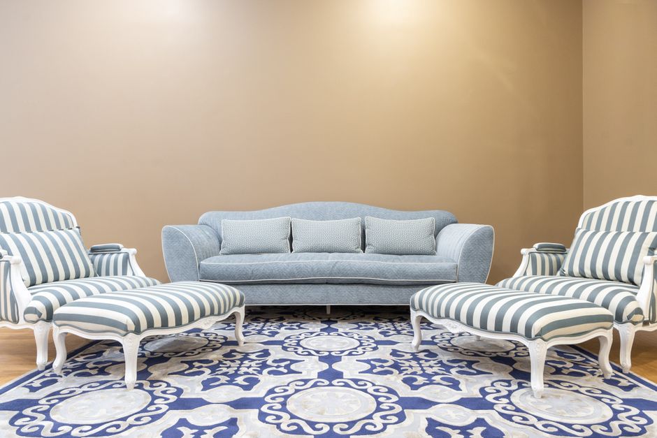 living room sofa chairs arrangement
