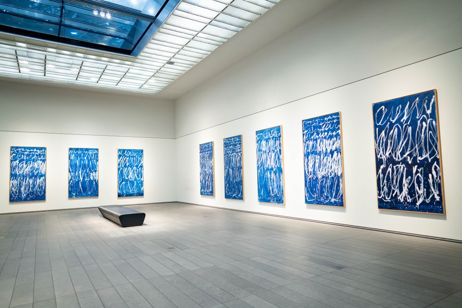 contemporary art gallery exhibition space