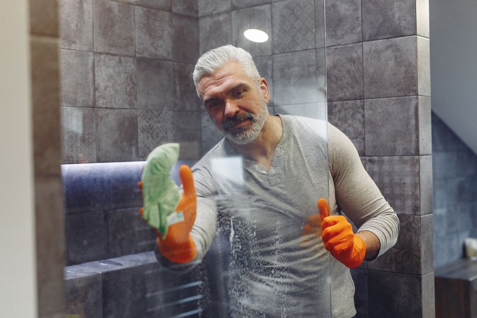 bathroom cleaning senior friendly