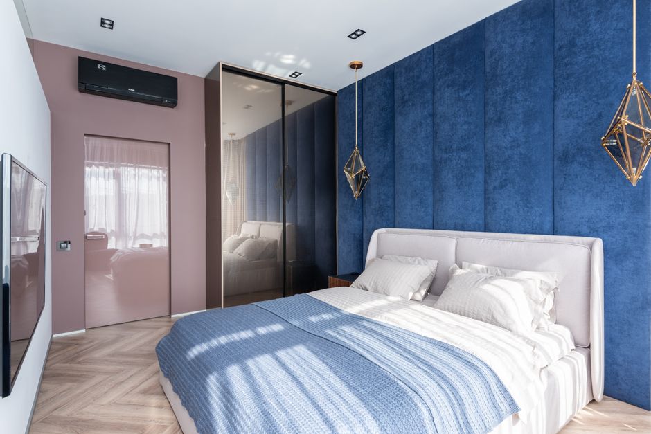 bed placement bedroom layout