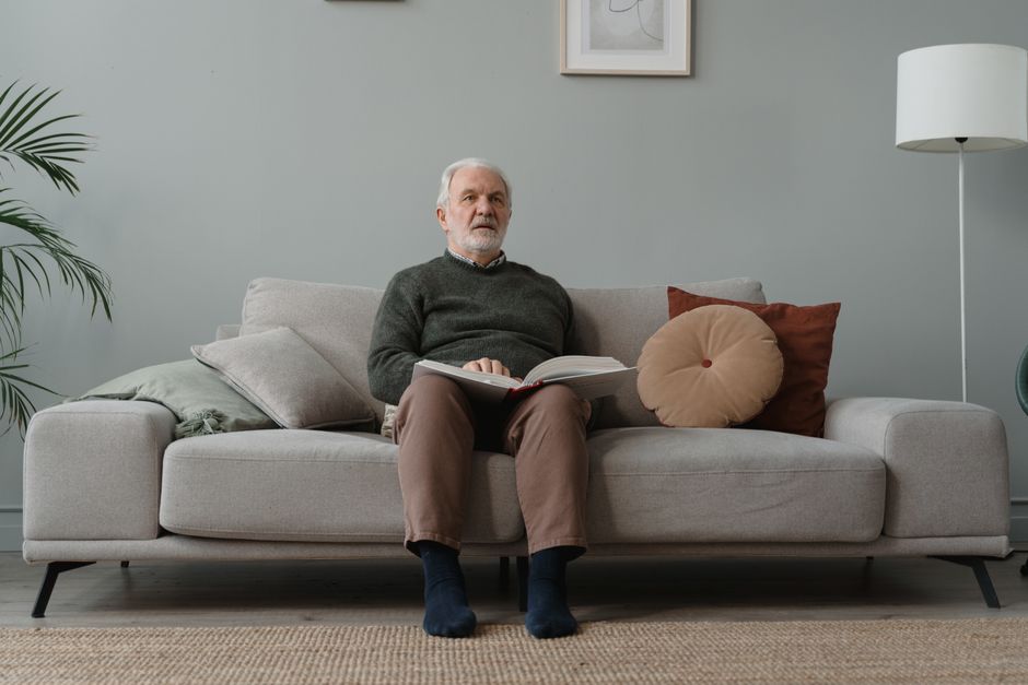 minimalist living room senior friendly