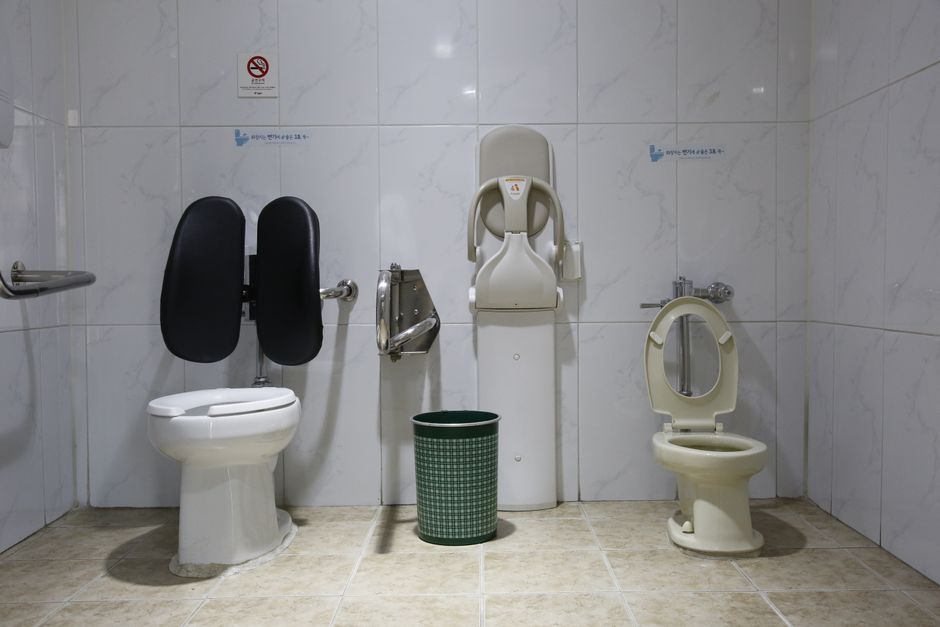 elderly bathroom safety handrail