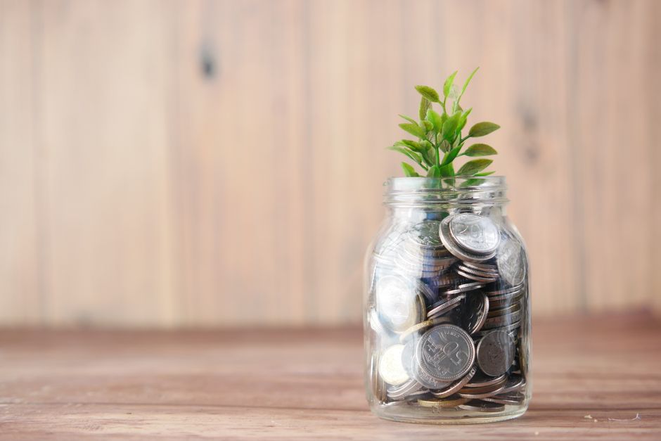 savings jar coins growing